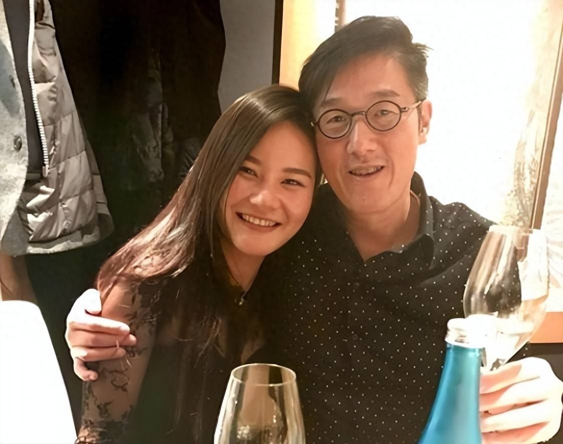 67岁港商出轨网红9年 5年4胎原配不知