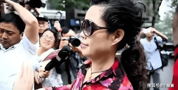 梦鸽热搜背后：她未解之谜让人后背发凉