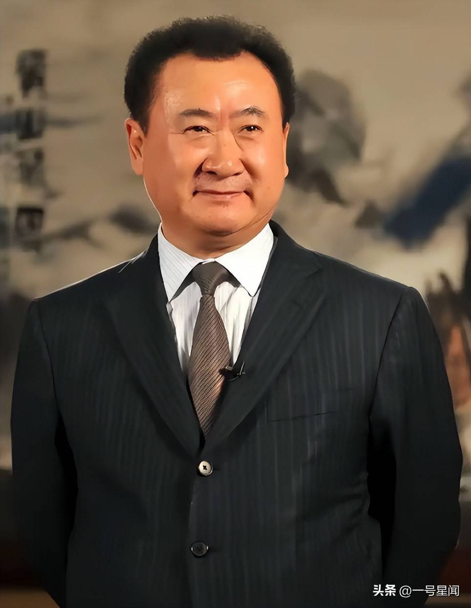 王健林债务缠身为非婚生子女铺路,黄一鸣情绪崩溃