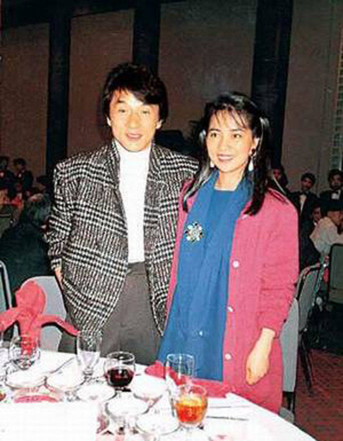 吴绮莉曝成龙拒认女因无人要求DNA
