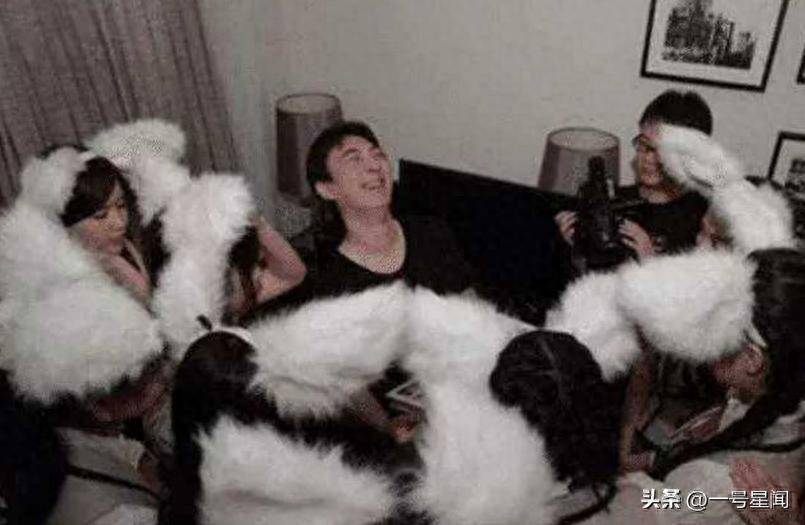 王健林债务缠身为非婚生子女铺路,黄一鸣情绪崩溃