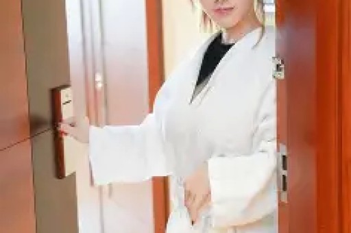 何秋亊撞衫变抄袭？网红创意争议全解析