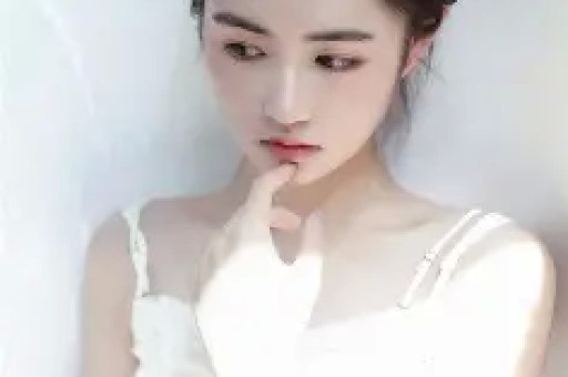 刘涛弯腰7秒上热搜：真实比人设更值钱