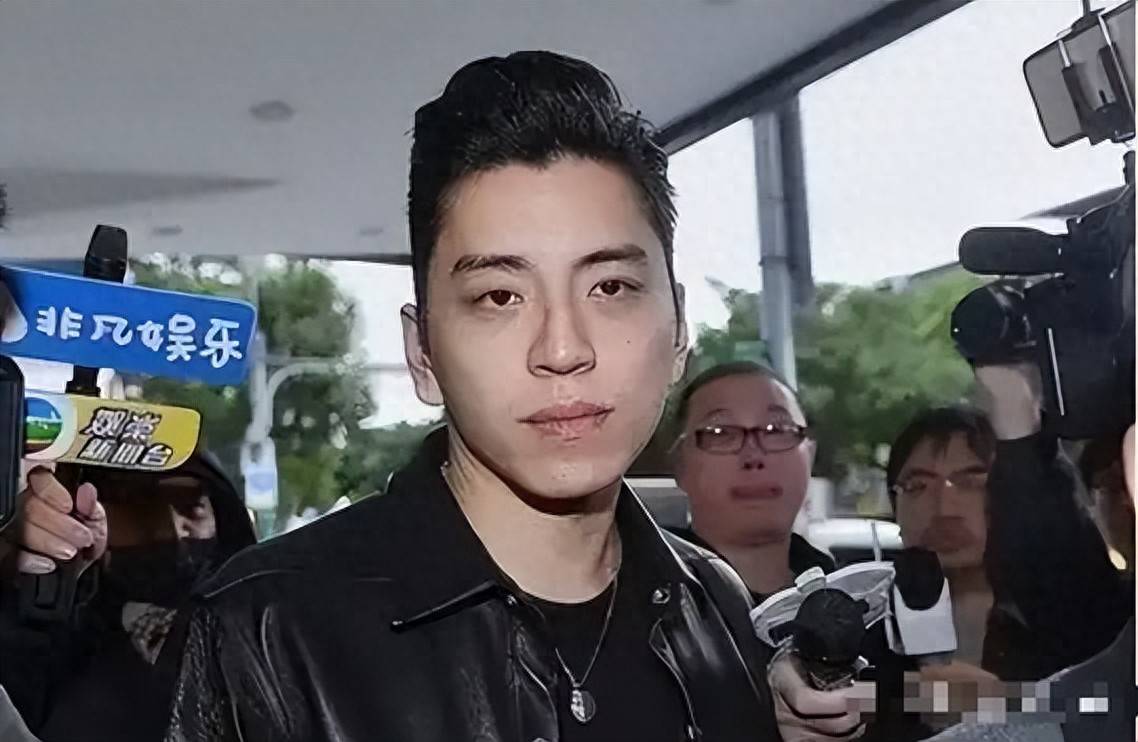 顶流男星人设崩塌：镜头前后两副面孔揭秘