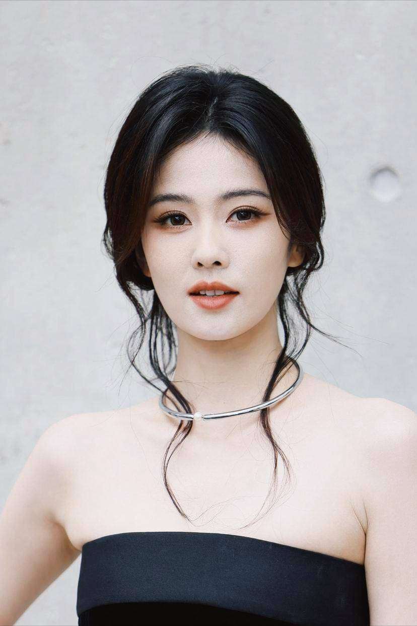 白鹿女汉子人设翻车：真性情还是低情商引争议