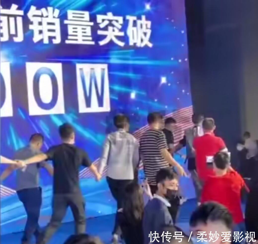 农民酷似马云走红后耍大牌:嫌弃电动车的人生起落