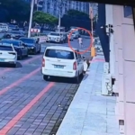 货车司机想给家人惊喜，结果命运给了他一个惊吓